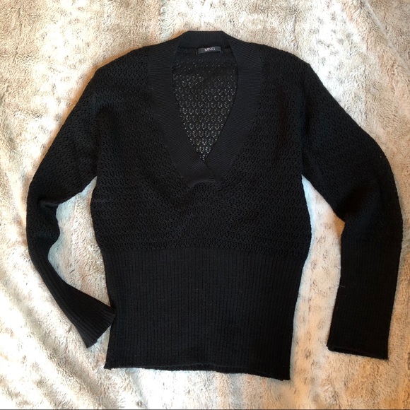 Mango 3/4 Sleeves V-Neck Black Sweater - Picture 2 of 5